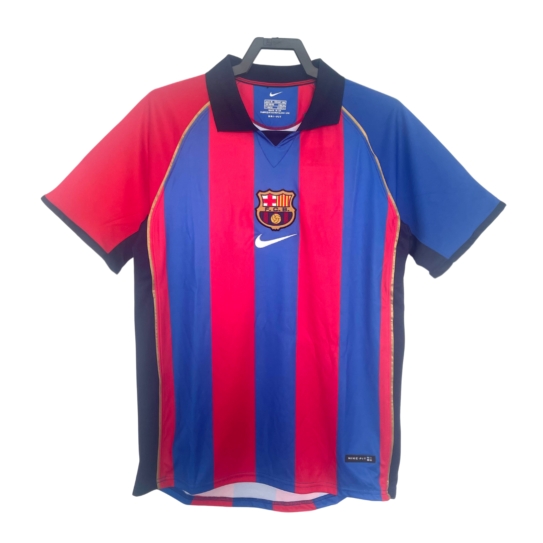 Barcelonahomeshirt2001-2002.png