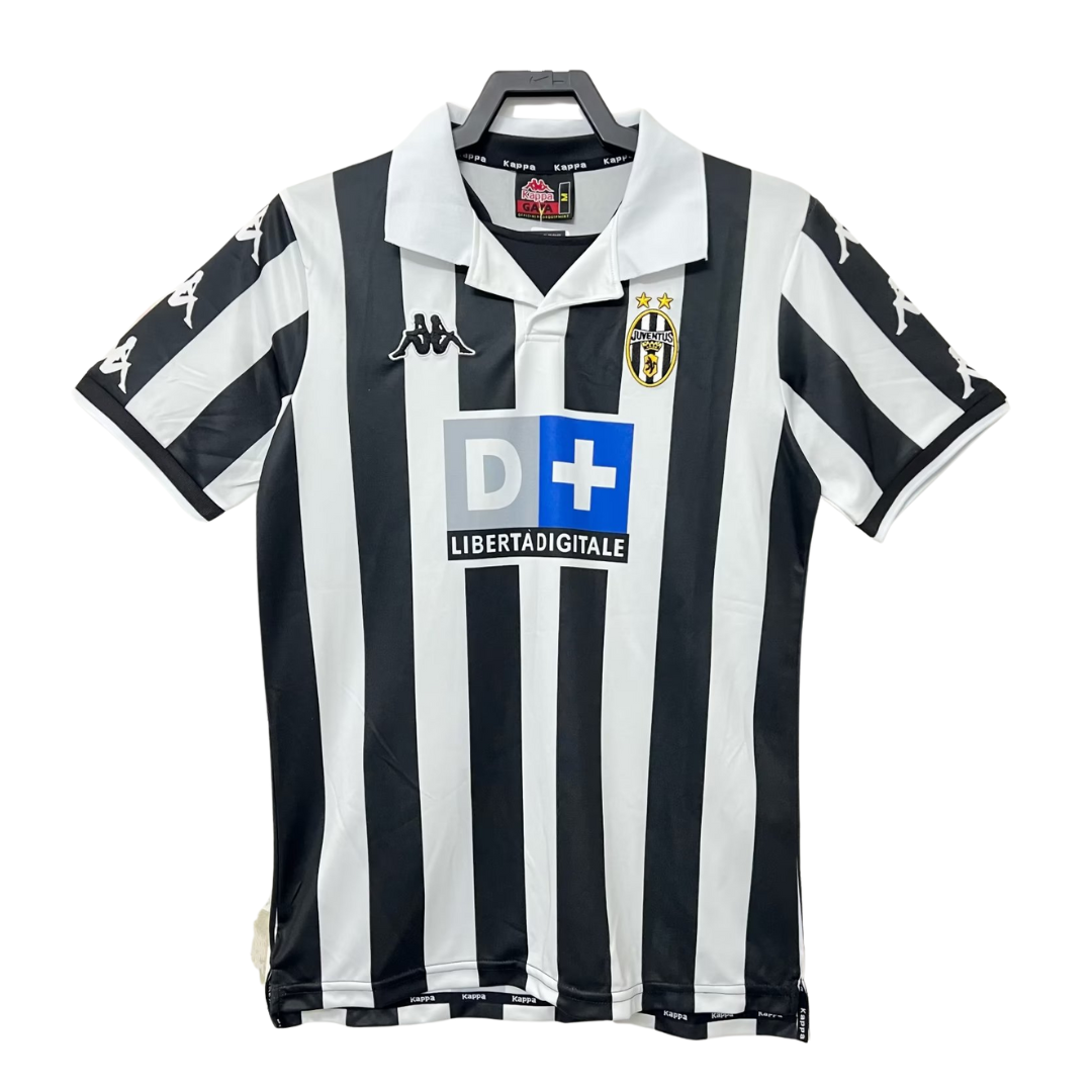 JuventusHomeShirt1999-2000.png