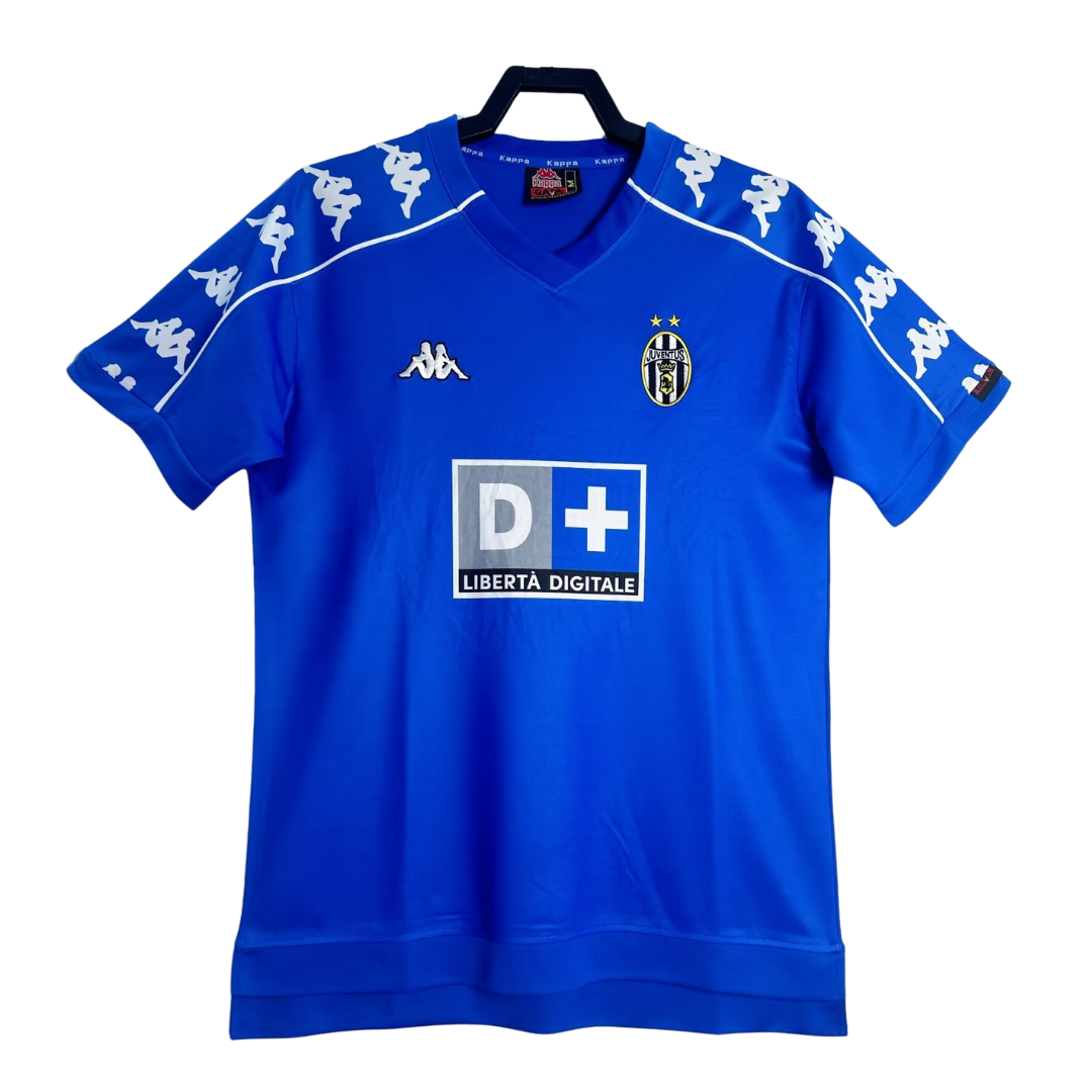 Juventusawayshirt-1999-2000.png